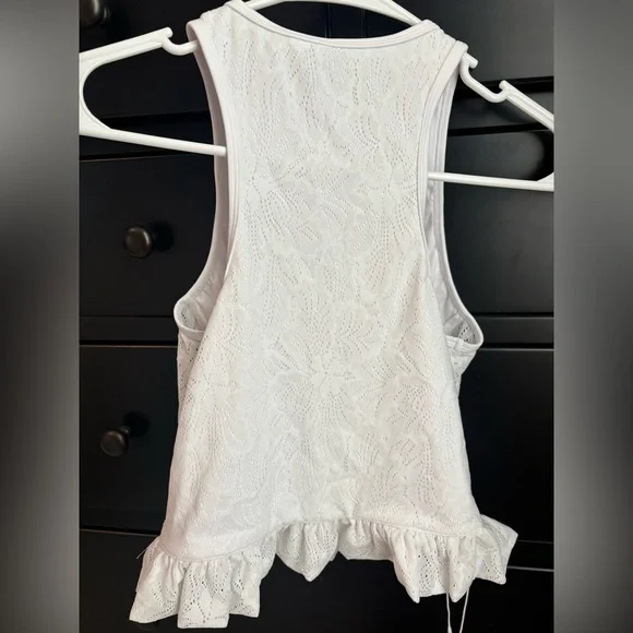 NWT HALARA Round Neck Ruffle Hem White Top - Picture 7 of 8